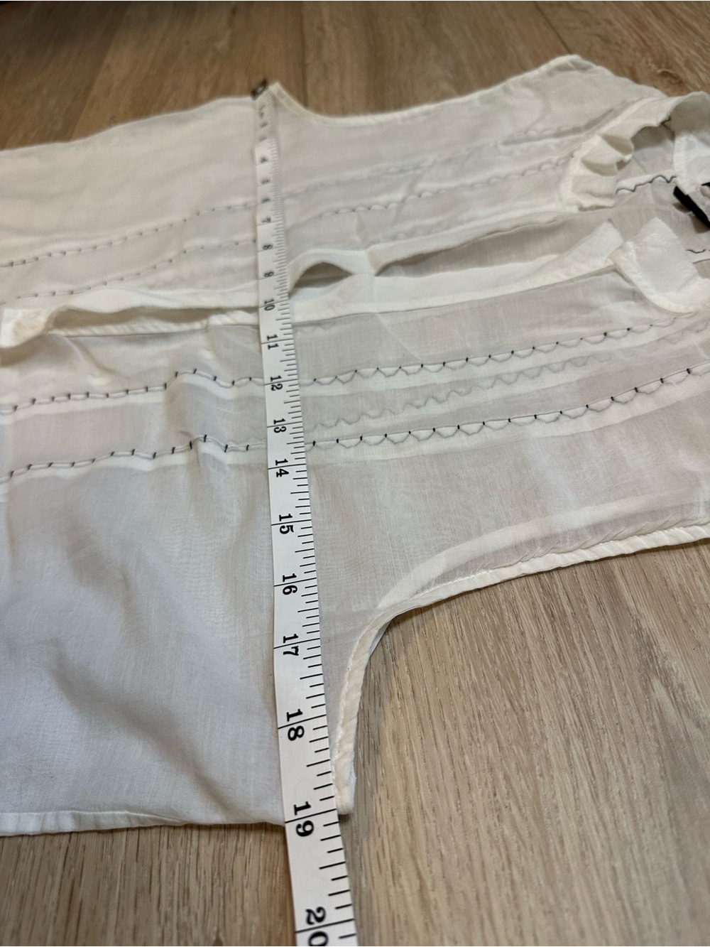 Theory White Sleeveless Pintuck Split-Neck Top Cotton and Silk Blend Sz M - Picture 3 of 5